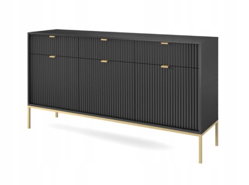 Przejdź do produktu Komoda trzydrzwiowa z szufladami Zanzi 154 cm Czarna ryflowane fronty i złoty stelaż