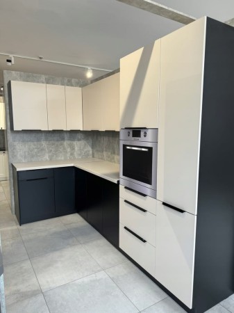 4c069d0a3dde04c5aa26b75df069ac75